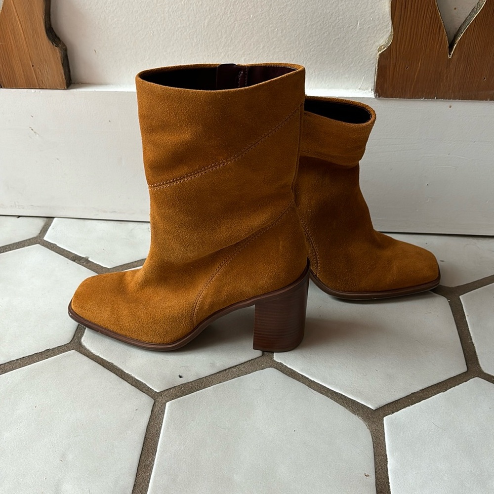 Franco Sarto Cognac Suede square toe Boots Size 9.5 🧡